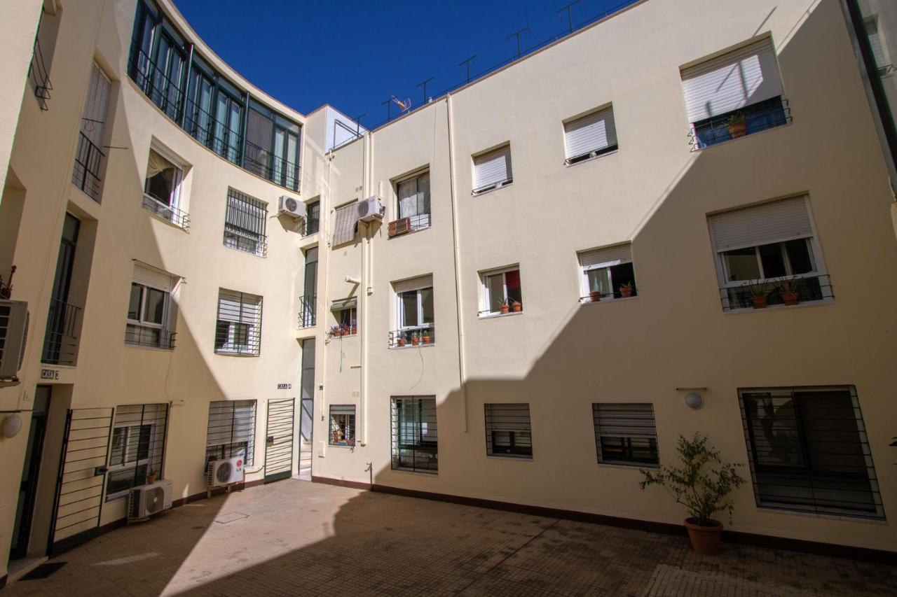 Medina Apartment And Parking Historical Center Sevilla Bagian luar foto