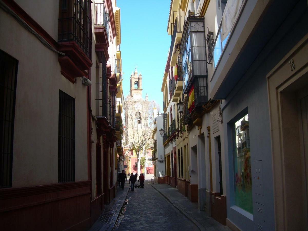 Medina Apartment And Parking Historical Center Sevilla Bagian luar foto