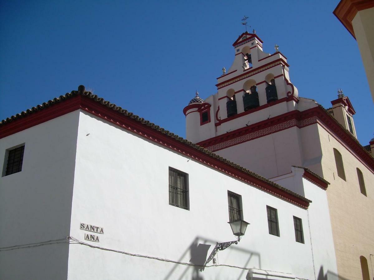 Medina Apartment And Parking Historical Center Sevilla Bagian luar foto
