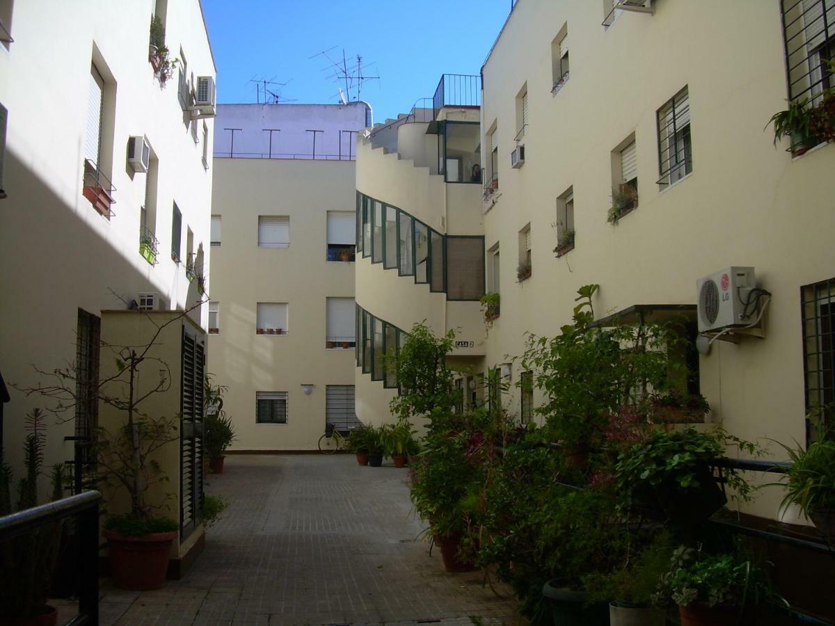 Medina Apartment And Parking Historical Center Sevilla Bagian luar foto